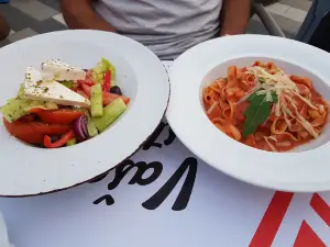 Vivo Cafe Restaurant