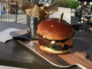 Pointe 49° Restaurant