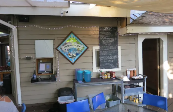 Bistro 107