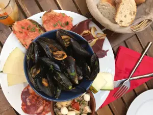 La Mamita Restaurant