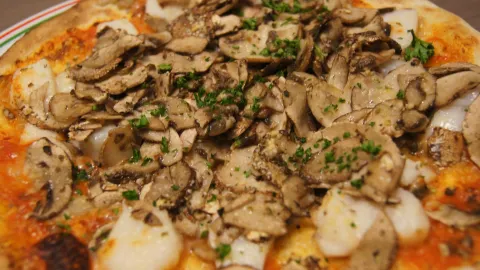 Pizza Amalfi in ก็อง