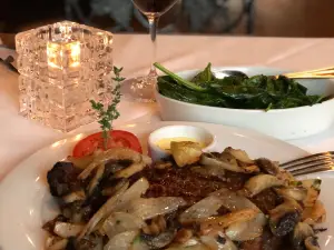 555 East American Steakhouse