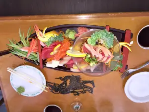 Num Thai Restaurant And Sushi Bar