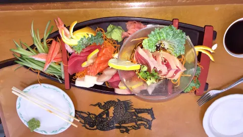 Num Thai Restaurant And Sushi Bar in Key Largo