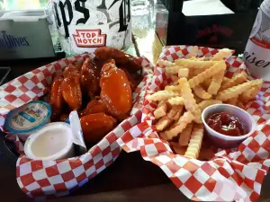 Red Rooster's Pub & Grub