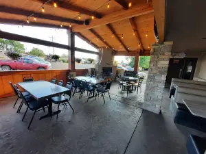 Safire Restaurant & Lounge