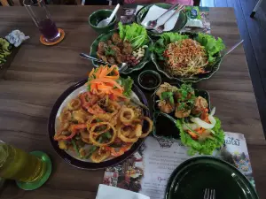 ร้านอาหารมุมไม้
