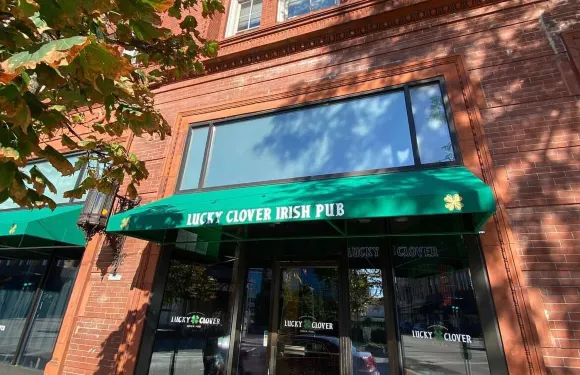 Lucky Clover Irish Pub