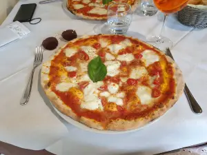Trattoria Pizzeria In Borgovico