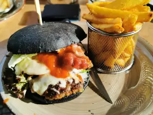 Cheers - Burger & Beer