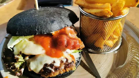 Cheers - Bar & Bistro in 圖林根州