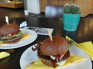 Cafe-Bistro im Bauhaus Dessau