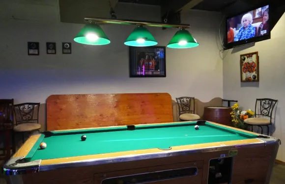 Neighbours' Corner Pub
