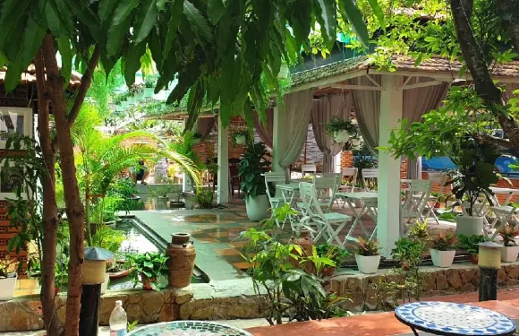 Vuon Phap Coffee & Restaurant