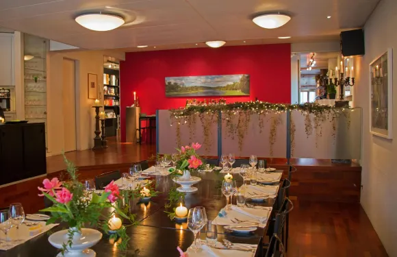 La Table de Urs Hauri