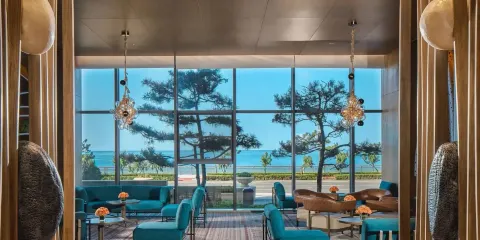 煙台金沙灘英迪格酒店·書閣大堂吧