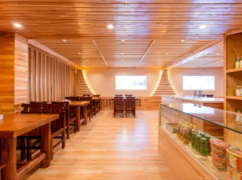 Chang Geng Hotel (Snow Town) • Snow Town Barbecue & Lounge