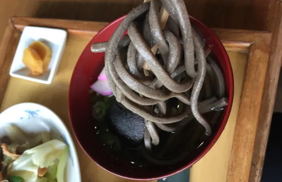 淺黃