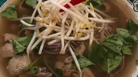 Pho Red Mango in 溫莎