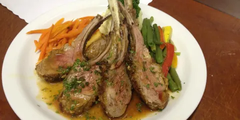 Le Petit Bistro