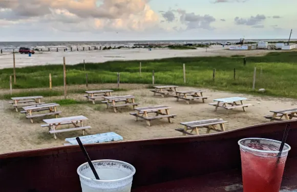 Flip Flops Beach Bar & Grill