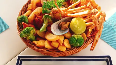 Bamboo Beach Bar and Kitchen in Negombo