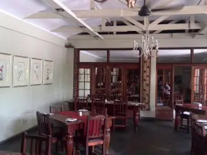 Mukwa Lodge & Restaurant
