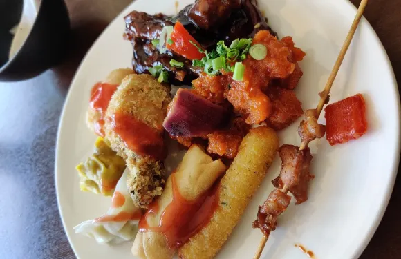 Brokadi Kiinalainen Ravintola