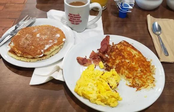 Dennys 123 Kendal Drive