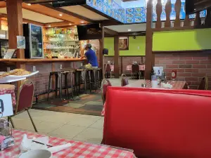 Mana Pupuseria & Taqueria