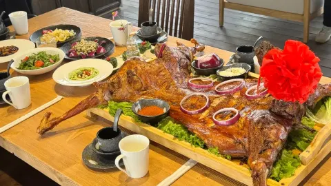 夏河桑科云上溪舍民宿·餐厅 in Xiahe