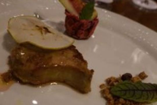 香煎鵝肝配無花果莓子醬