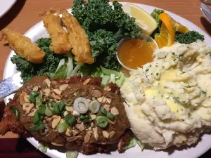 Nikki's Restaurant & Lounge