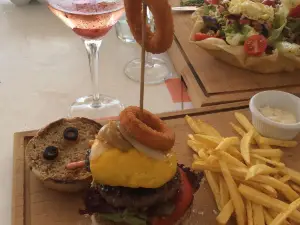 Nur Beach Bar & Restaurant