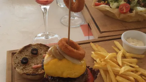 Nur Beach Bar & Restaurant in Каш