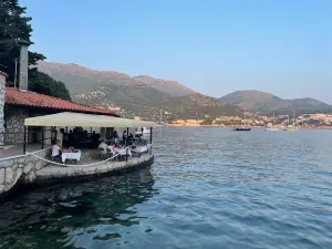 TAVERN ANKORA