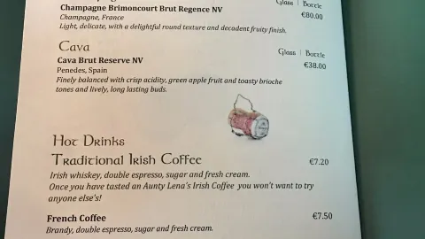 Aunty Lena's Bar Adare in ลิเมอริก
