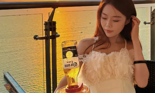 100 Sky Bar
