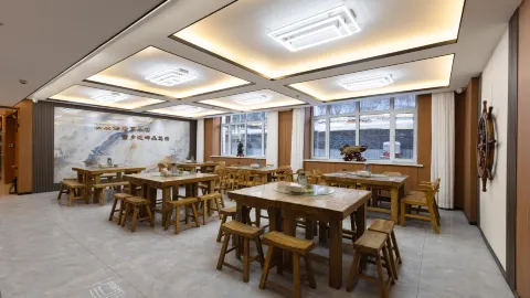 Chang Geng Hotel (Snow Town) • Maple Hall Northeast Chinese Cuisine & Iron Pot Stew in Yanbian