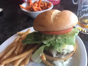 Machi's Saloon & Grill
