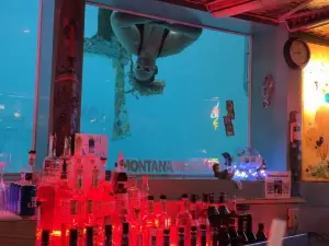 Sip 'n Dip Lounge