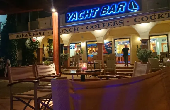Yacht Bar