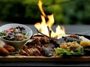 Demetris Woodstone Taverna