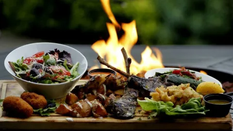 Demetris Woodstone Taverna in Edmonds