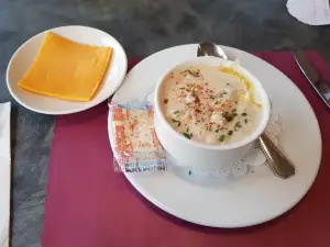 Parkside Restaurant and Lounge