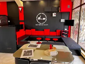 Hot bread shop