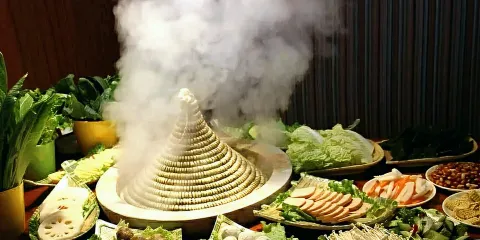 雲南蒸汽石锅鱼