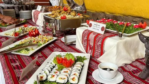 Tikarisun Restaurant buffet in Urubamba