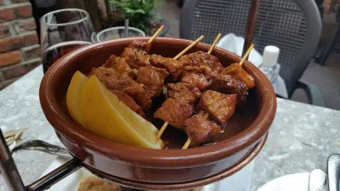 Mompou Tapas Bar & Restaurant in Newark