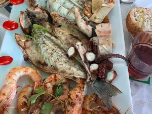 Manos Fish Restaurant